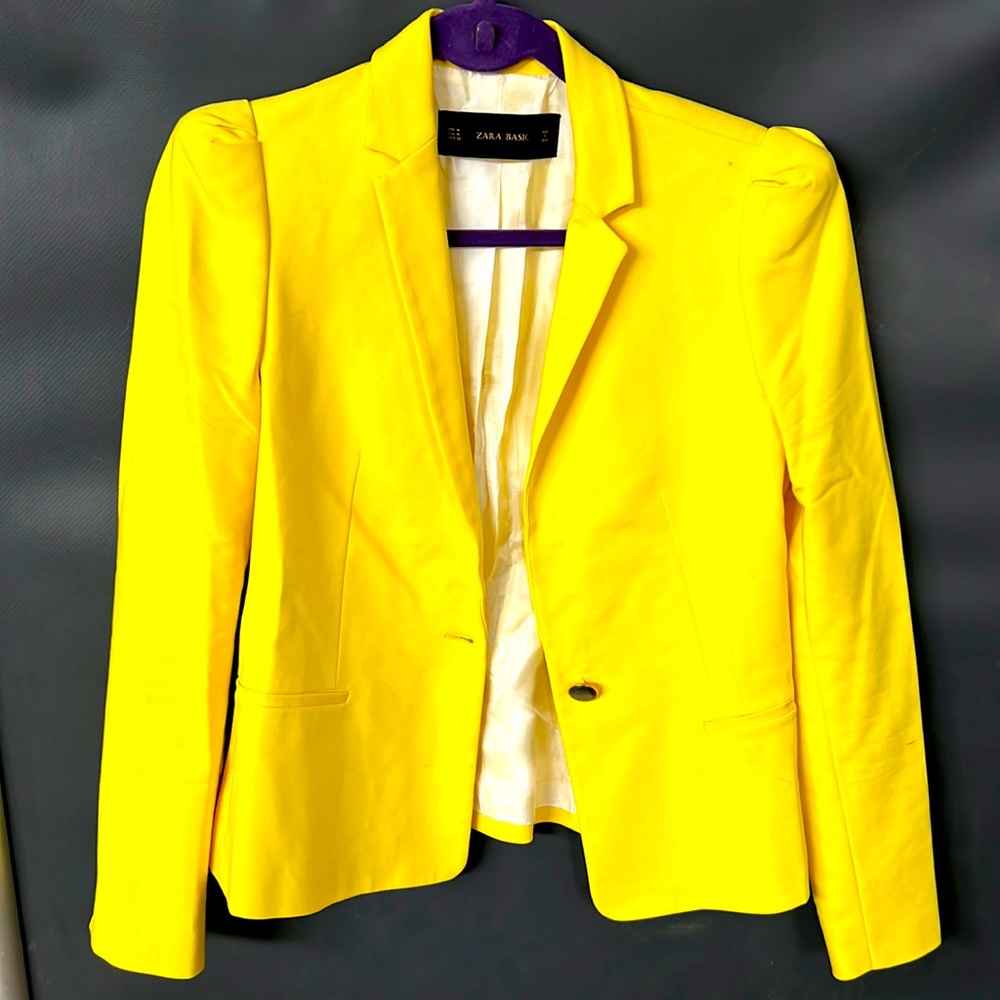 Zara blazer suit. Yellow